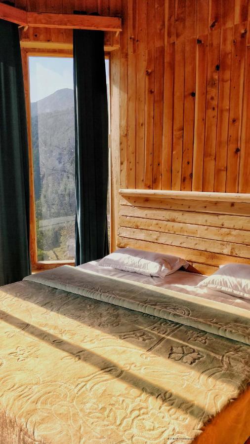 Loghouse At Khajjiar Lake Ngoại thất bức ảnh